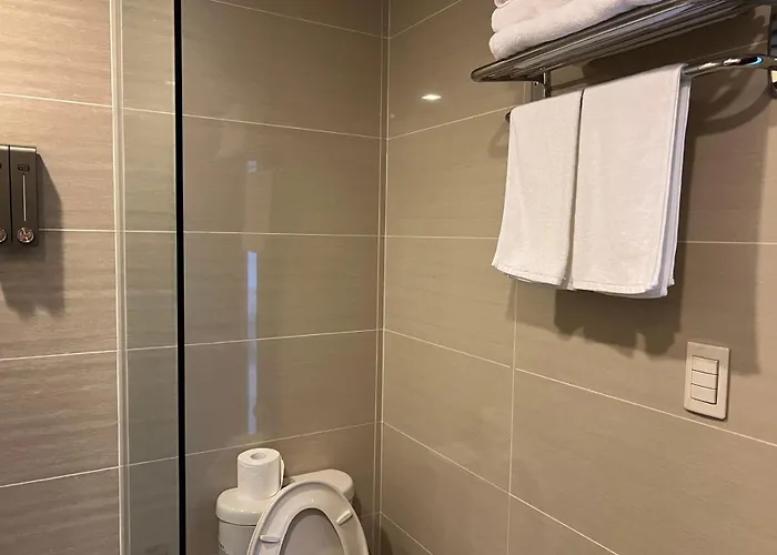 Apartment One Uptown Sw14m 9th Avenue St Manila
