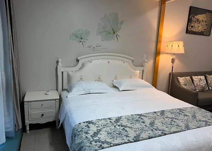 One Uptown Sw14m 9th Avenue St Apartment