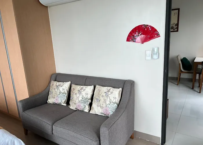 One Uptown Sw14m 9th Avenue St Manila