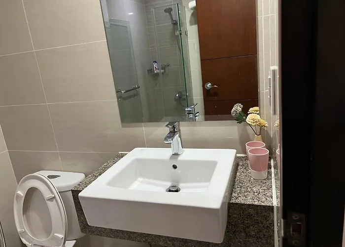 One Uptown Sw14m 9th Avenue St Apartment *