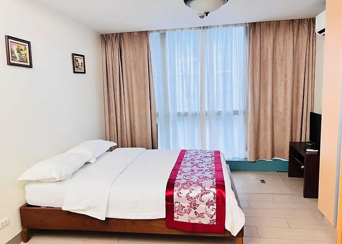 One Uptown Sw14m 9th Avenue St * Manila