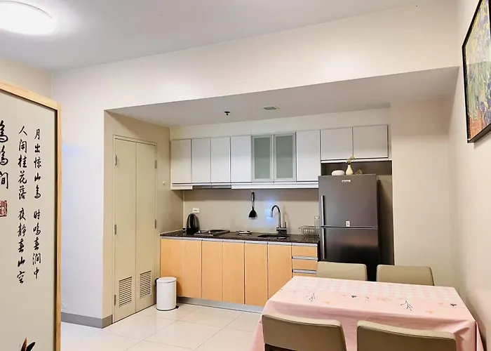 One Uptown Sw14m 9th Avenue St * Manila
