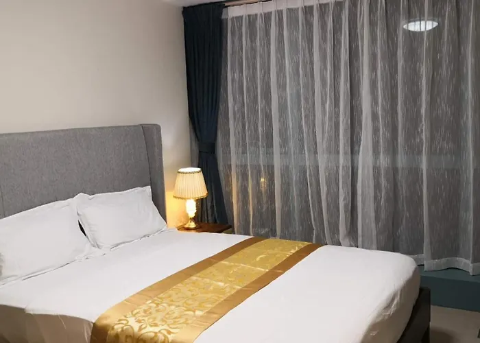 One Uptown Sw14m 9th Avenue St Manila