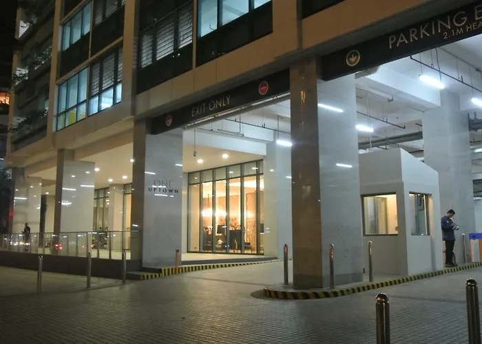 One Uptown Sw14m 9th Avenue St Manila